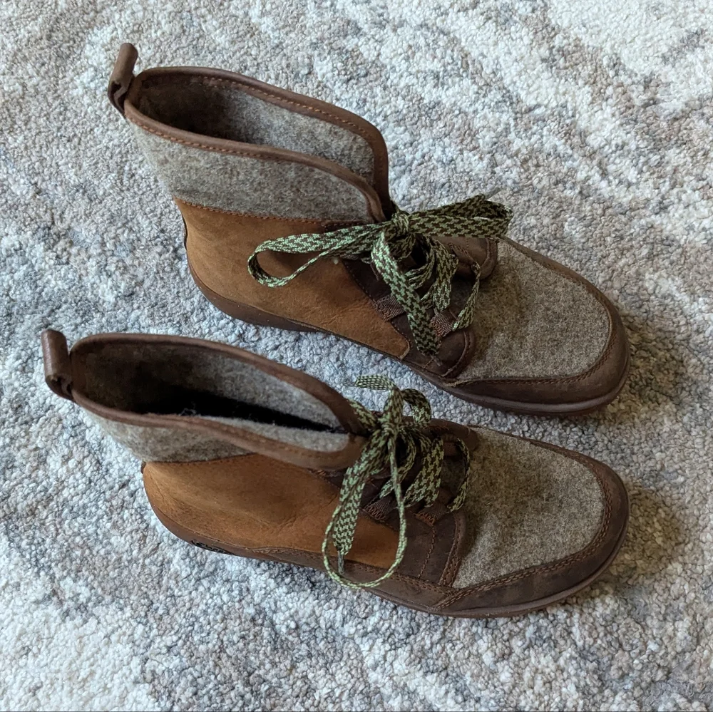Chaco Women's Barbary Boot (Sz 7)‎